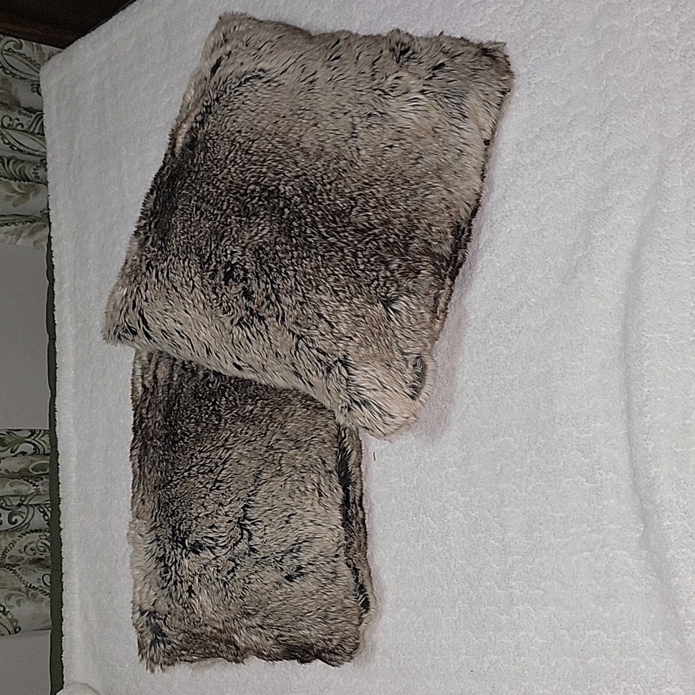 Biltmore thow pillows NWOT